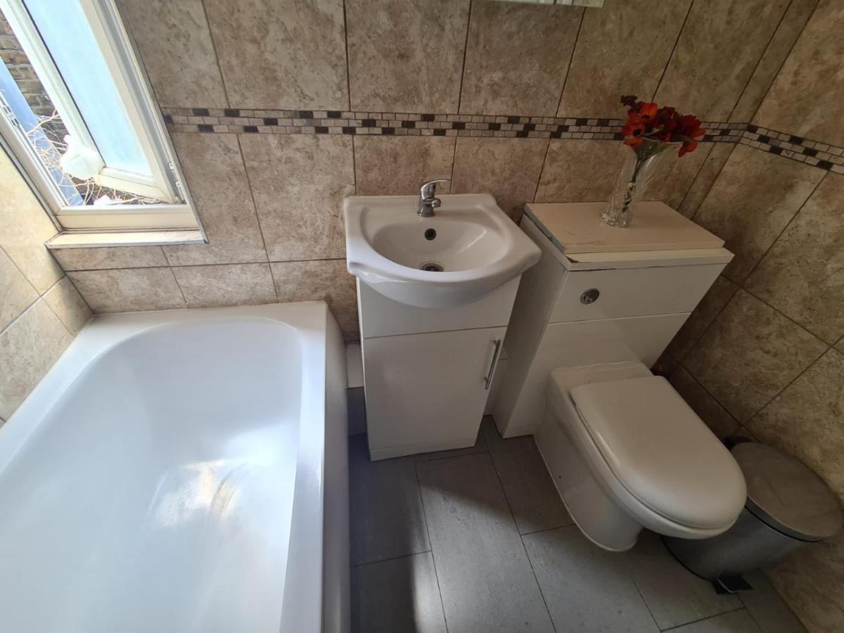 "Bright & Spacious" 3 Bedroom Flat By Kings Cross, St Pancras Station!!!!64 ロンドン エクステリア 写真